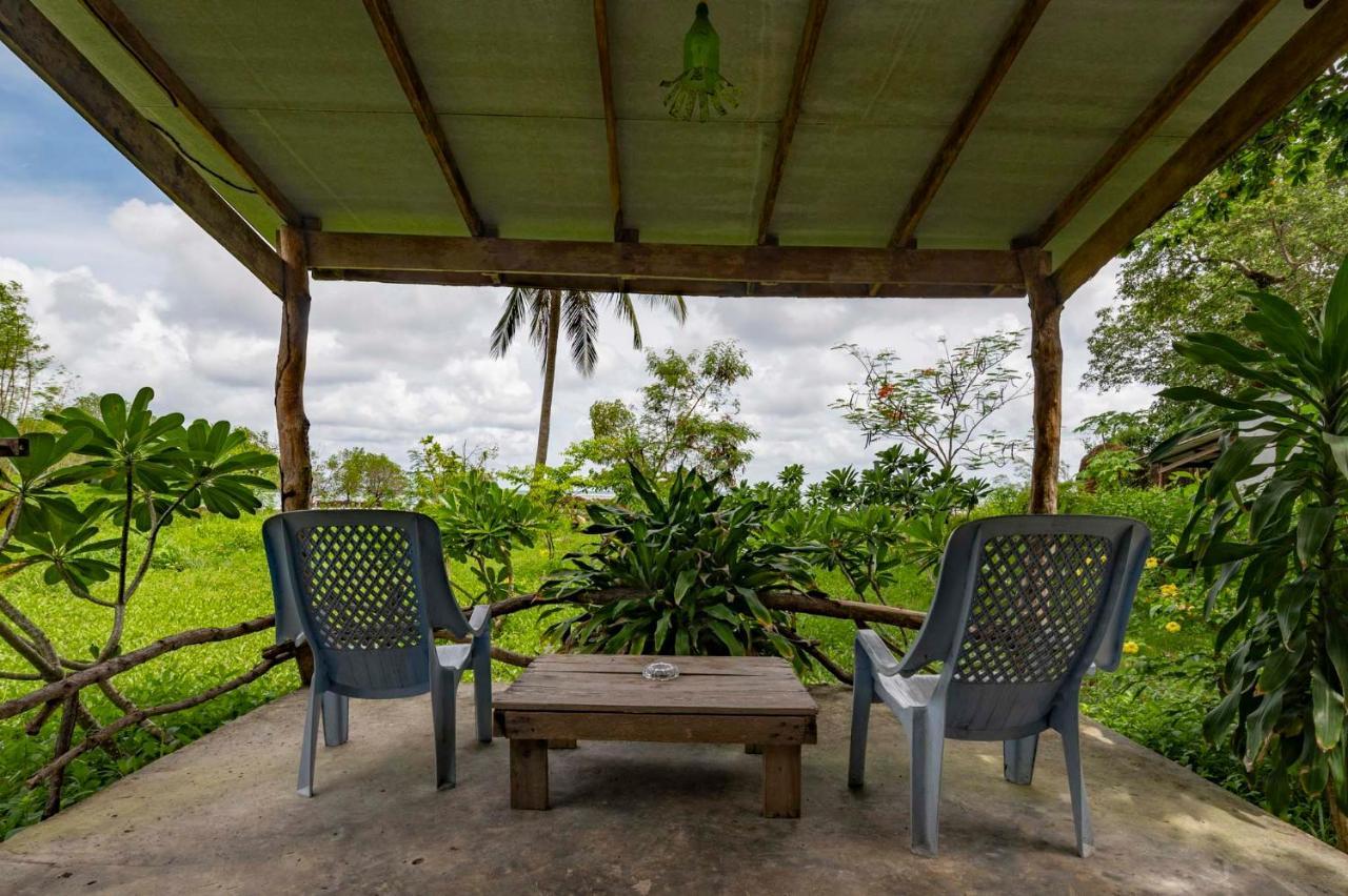 Banana Sunset - Bar & Bungalows Koh Mak Exterior photo